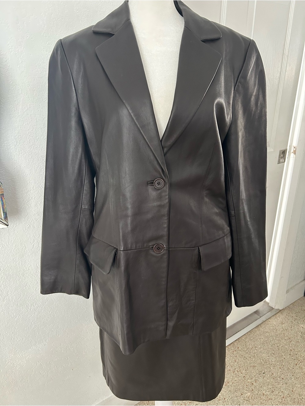 Lord & Taylor Dark Brown Leather Blazer and Skirt - size 14
